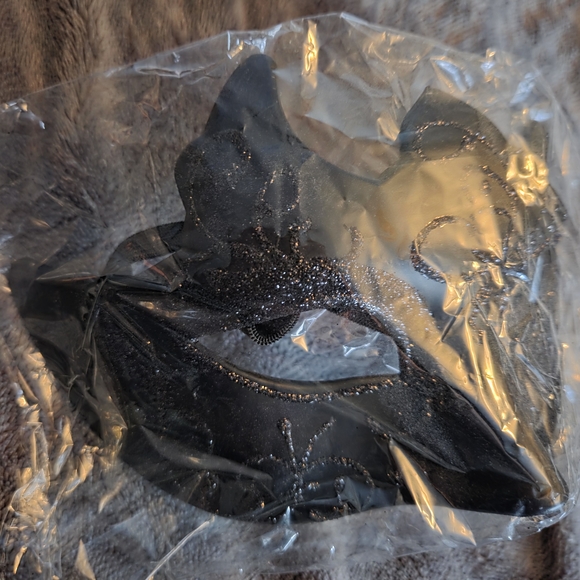 Accessories - Black Glitter Masquerade Mask